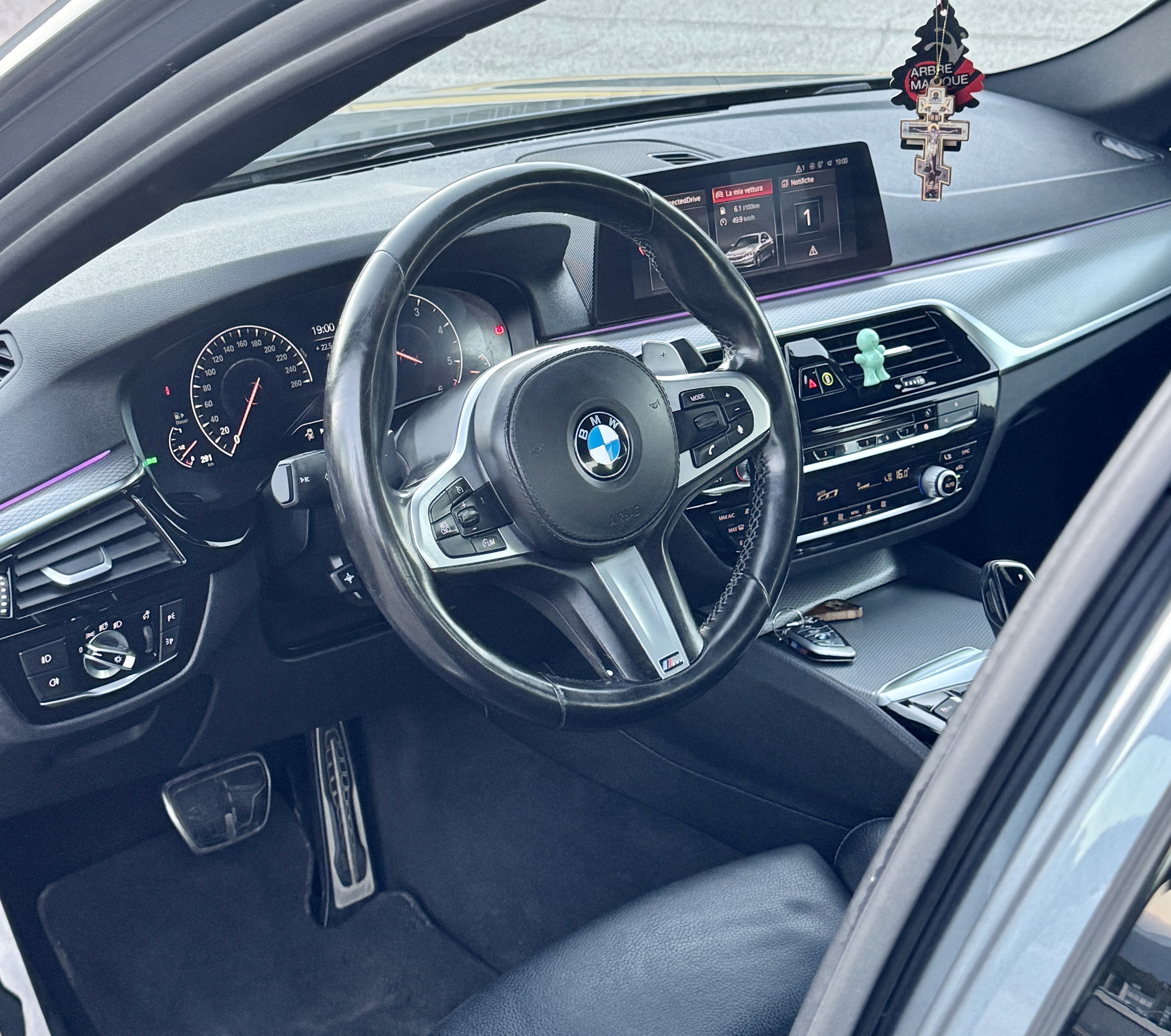 BMW 520d xDrive MSport (2019) — foto 13
