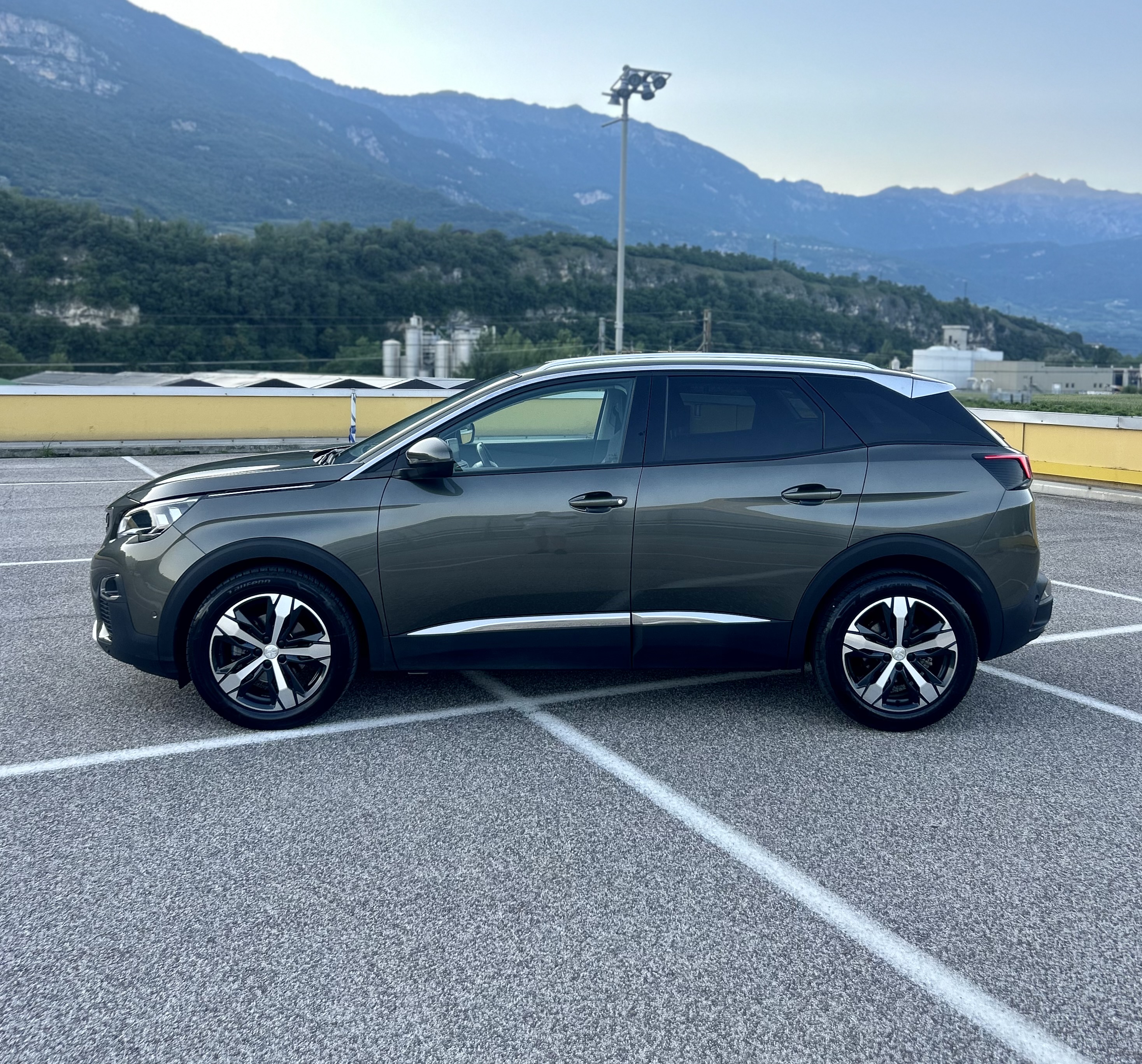 Peugeot 3008 BlueHDi Allure (2018) — foto 3