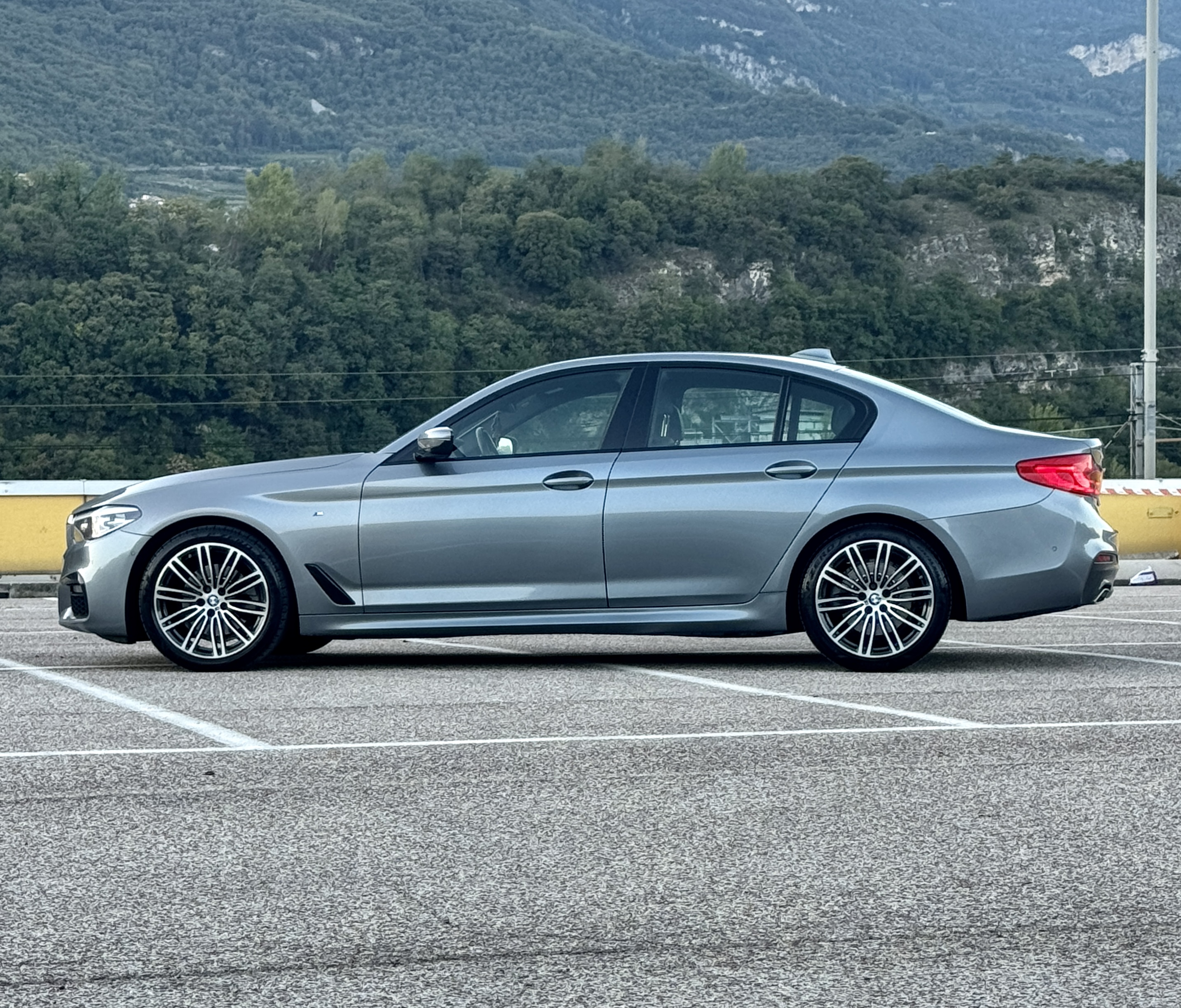 BMW 520d xDrive MSport (2019) — foto 3